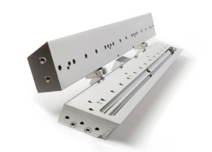 전자 부품 및 유연한 회로용 좁은 간격 코팅 다이 압출 다이 헤드