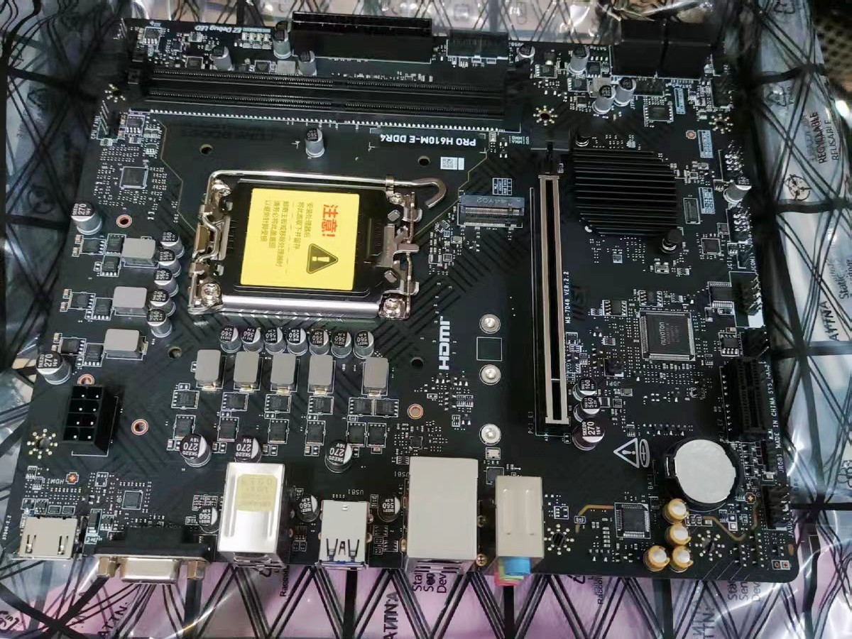 전자 부품 및 유연한 회로용 좁은 간격 코팅 다이 압출 다이 헤드